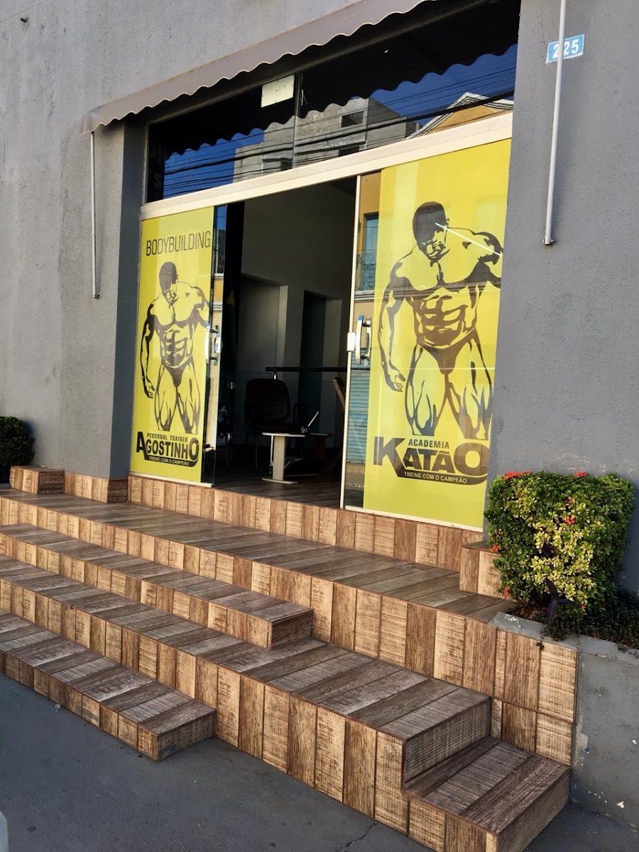 Fachada da Academia Katão na Rua Barão de Cotegipe, 225