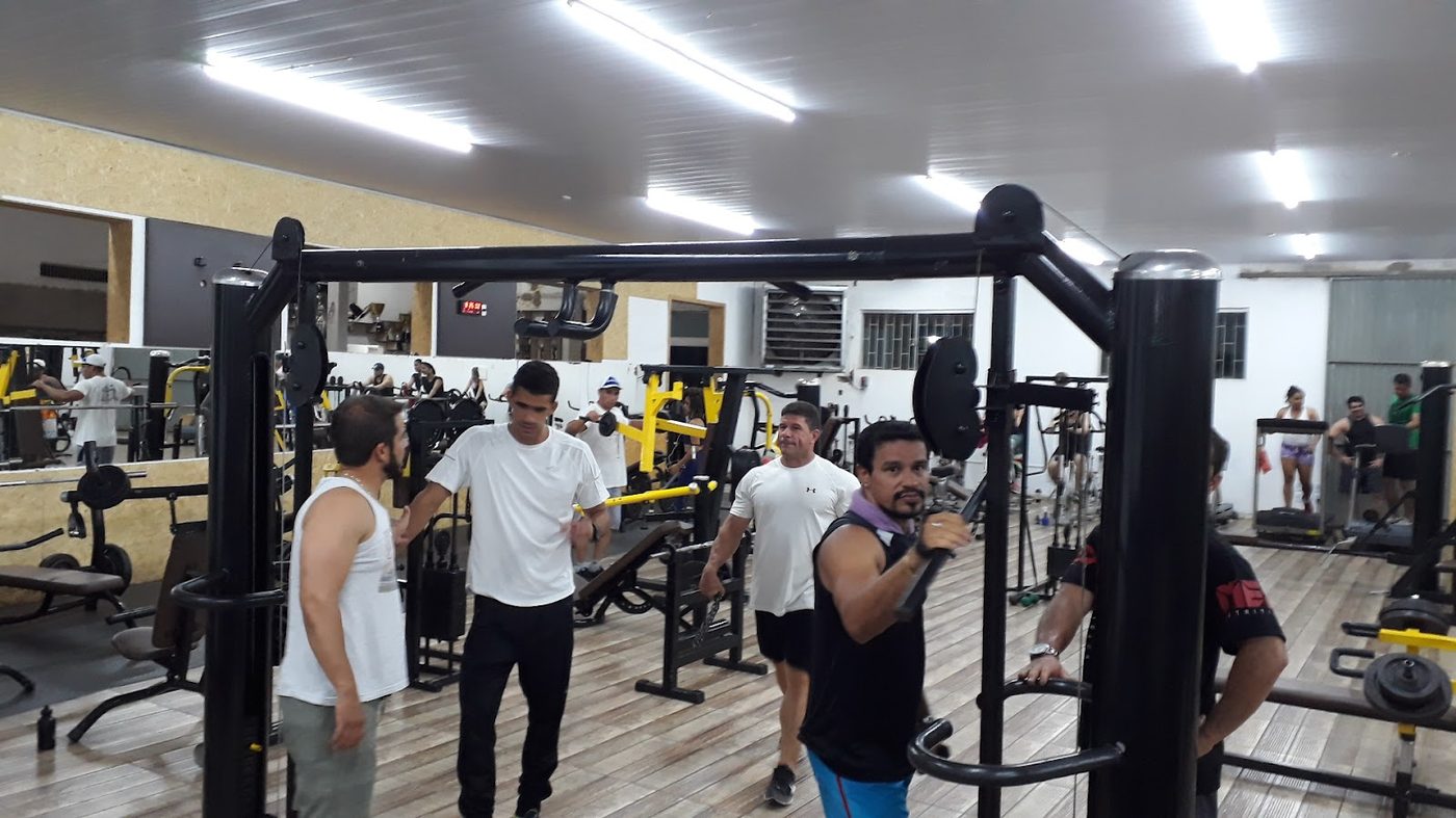 Alunos treinando na área de cabos da Academia Katão